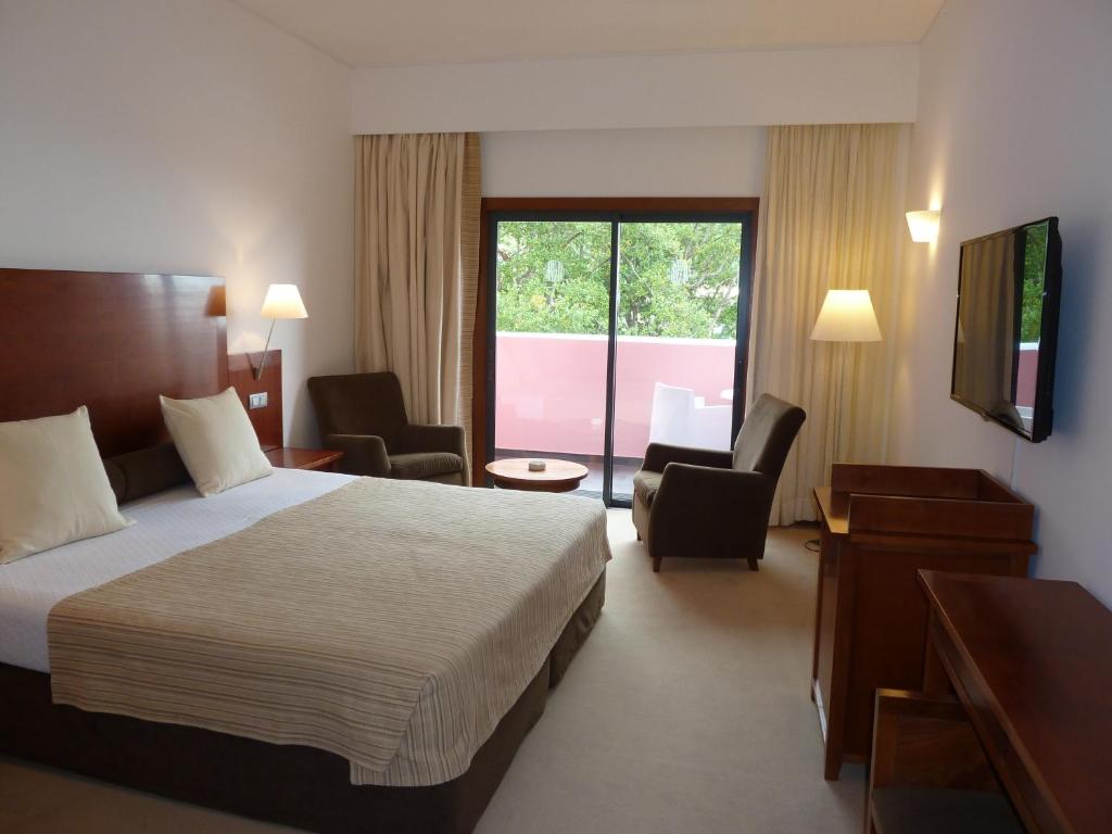 7 nights Portugal bed and breakfast (BIO Hotel - Hotel Quinta da Serra) flights included