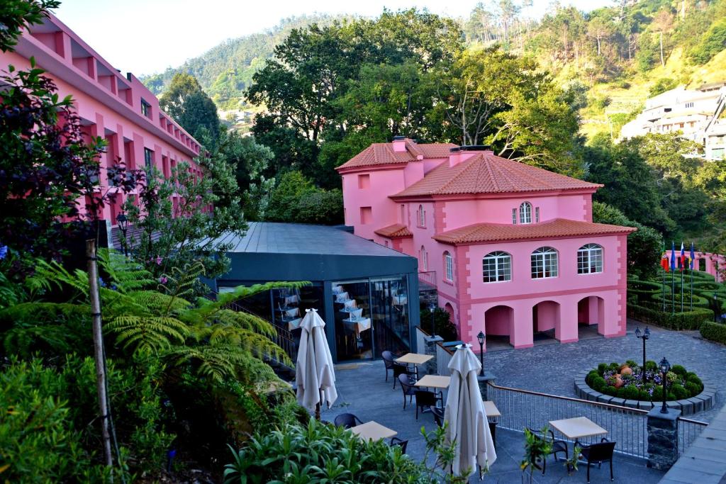 7 nights Portugal bed and breakfast (BIO Hotel - Hotel Quinta da Serra) flights included