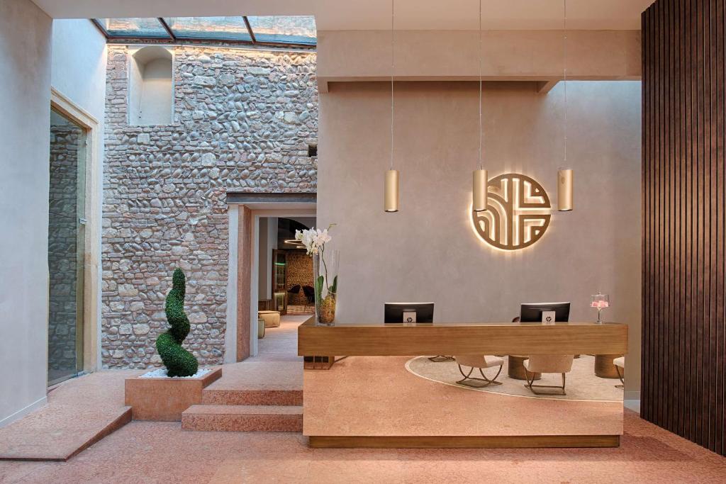 7 nights Italy bed and breakfast (NH Collection Palazzo Verona) flights included