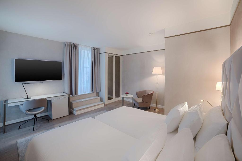 7 nights Italy bed and breakfast (NH Collection Palazzo Verona) flights included