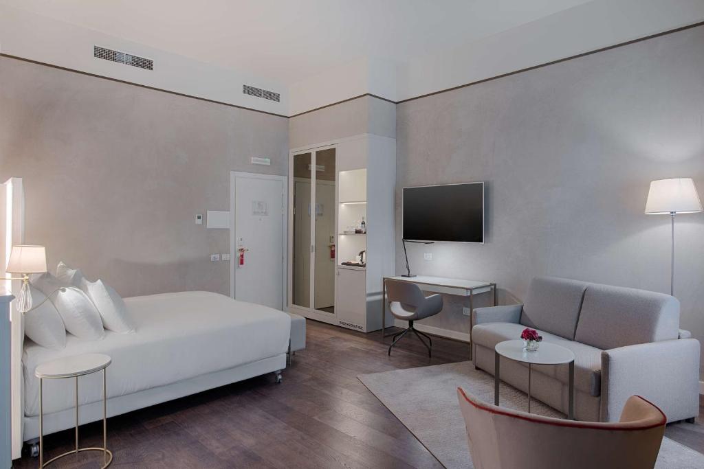 7 nights Italy bed and breakfast (NH Collection Palazzo Verona) flights included