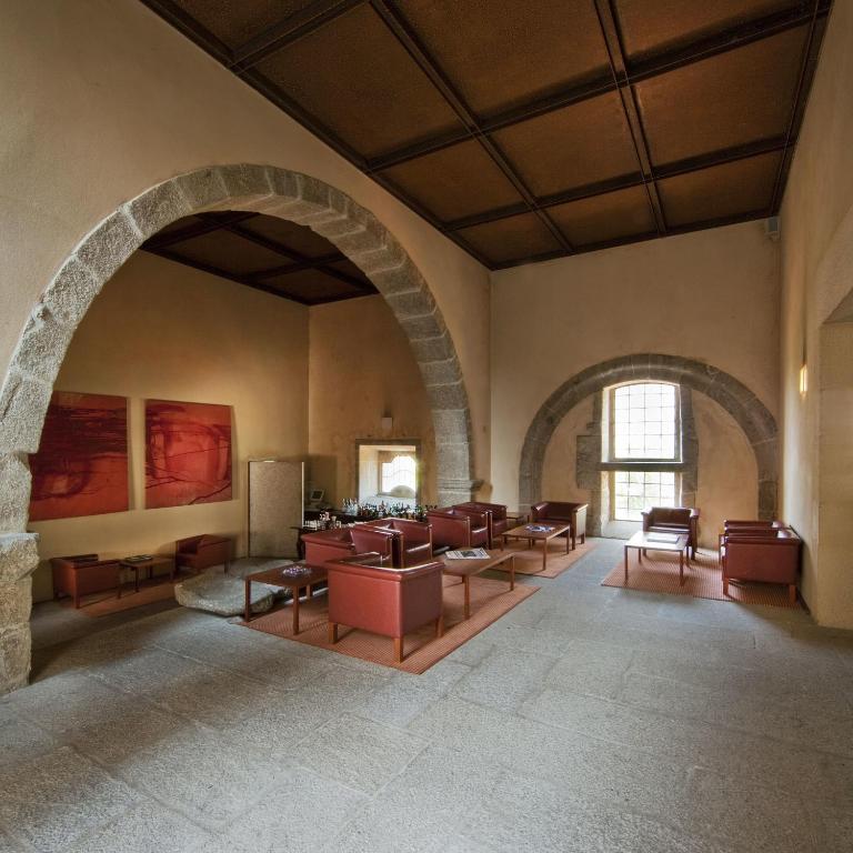 7 nights Portugal bed and breakfast (Pousada Mosteiro de Amares) flights included