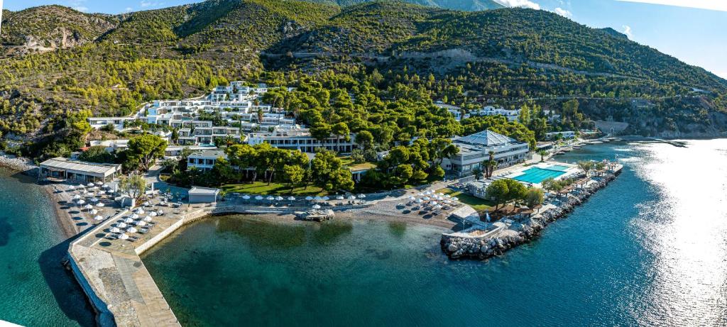 7 nights Greece bed and breakfast (Club Hotel Casino Loutraki) flights included