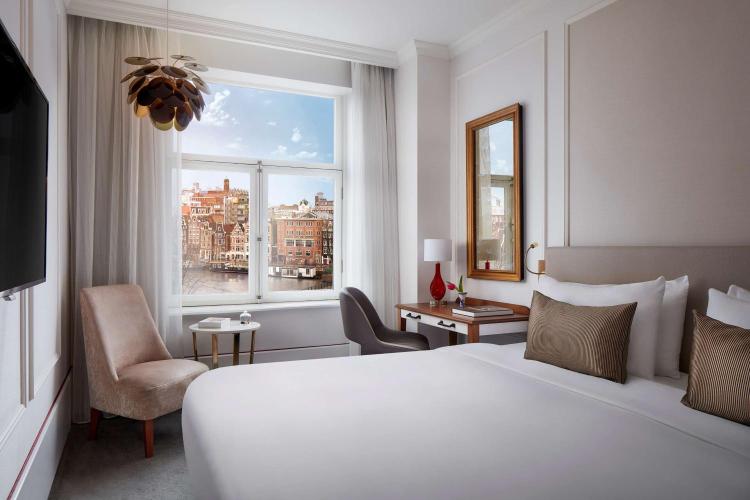 7 nights Amsterdam bed and breakfast (NH Collection Amsterdam Doelen) flights included