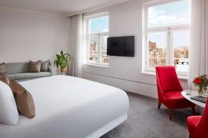7 nights Amsterdam bed and breakfast (NH Collection Amsterdam Doelen) flights included