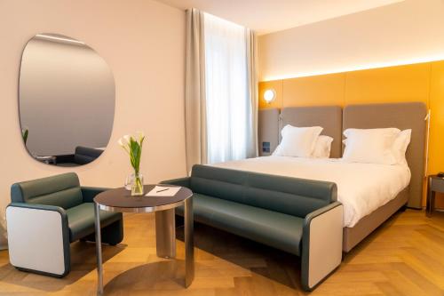 7 nights Italy bed and breakfast (Palazzo Tirso Cagliari Mgallery) flights included