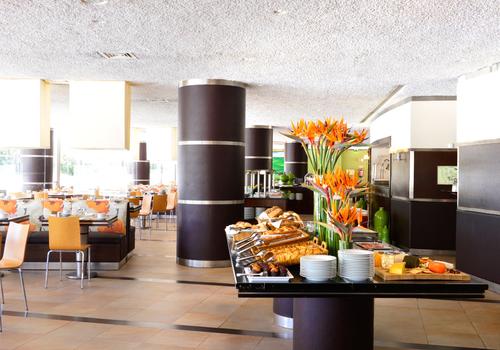 7 nights Portugal bed and breakfast (Pestana Vila Sol) flights included