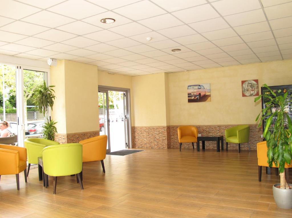 7 nights Spain bed and breakfast (Click Benidorm Vistamar Apartments) flights included