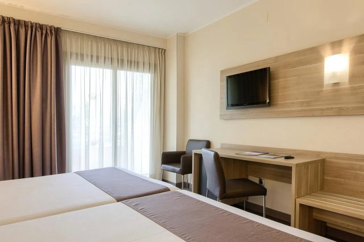 7 nights Spain bed and breakfast (Hotel Benidorm East by Pierre & Vacances) flights included