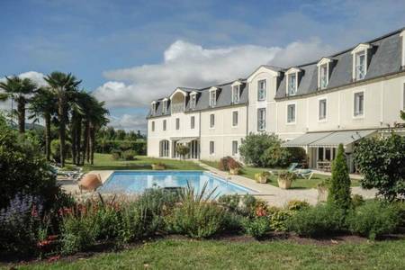 7 nights France bed and breakfast (Hôtel Villa Navarre) flights included