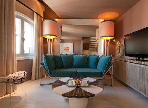 7 nights Italy bed and breakfast (Sina Centurion Palace) flights included