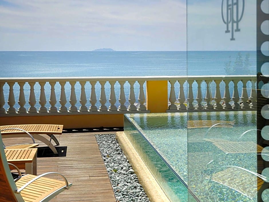 7 nights Italy bed and breakfast (Grand Hotel Palazzo Livorno - Mgallery by Sofitel) flights included