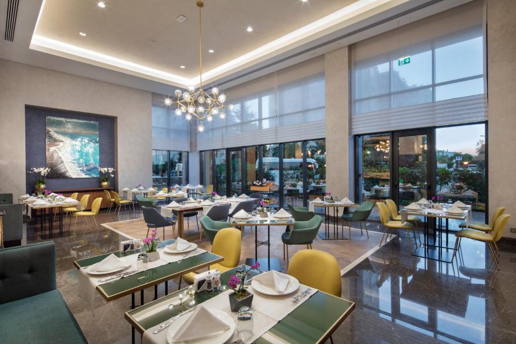 7 nights France bed and breakfast (DoubleTree by Hilton Carcassonne, France) flights included