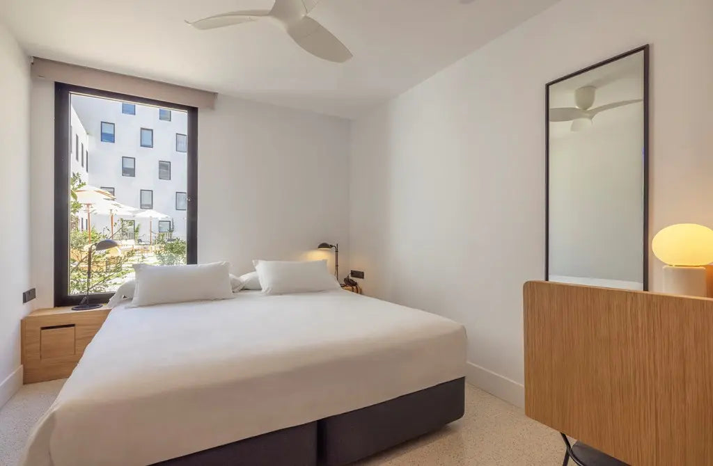 2 nights Spain bed and breakfast (HM Palma Blanc) flights included