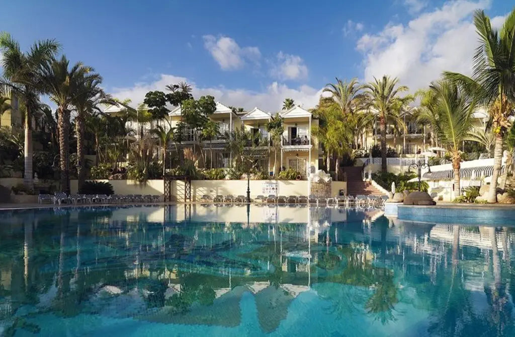 2 nights Spain bed and breakfast (Gran Oasis Resort) flights included