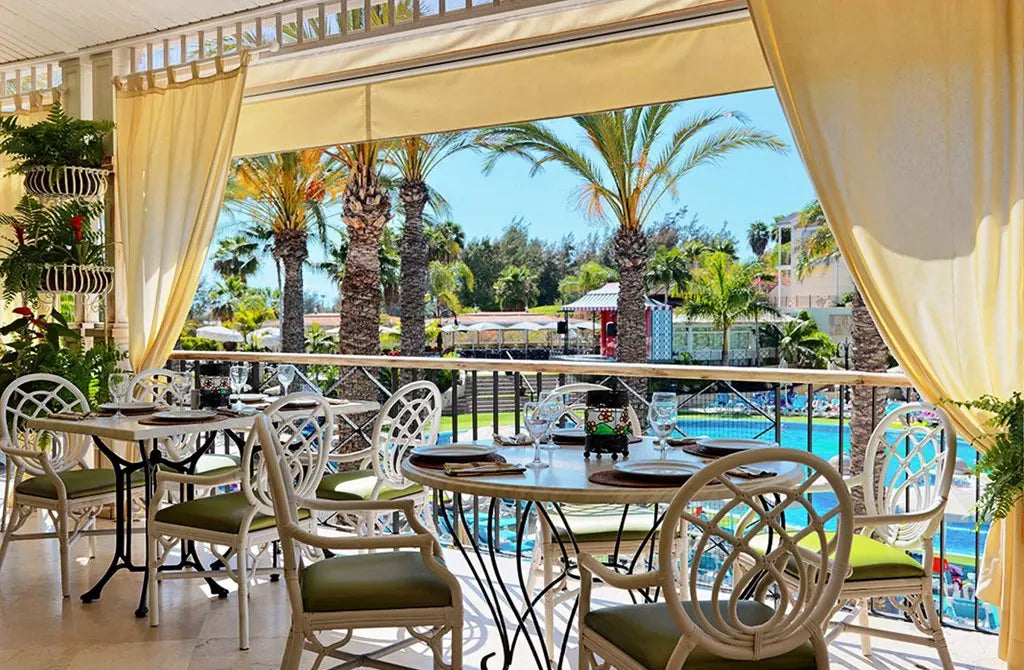 2 nights Spain bed and breakfast (Gran Oasis Resort) flights included