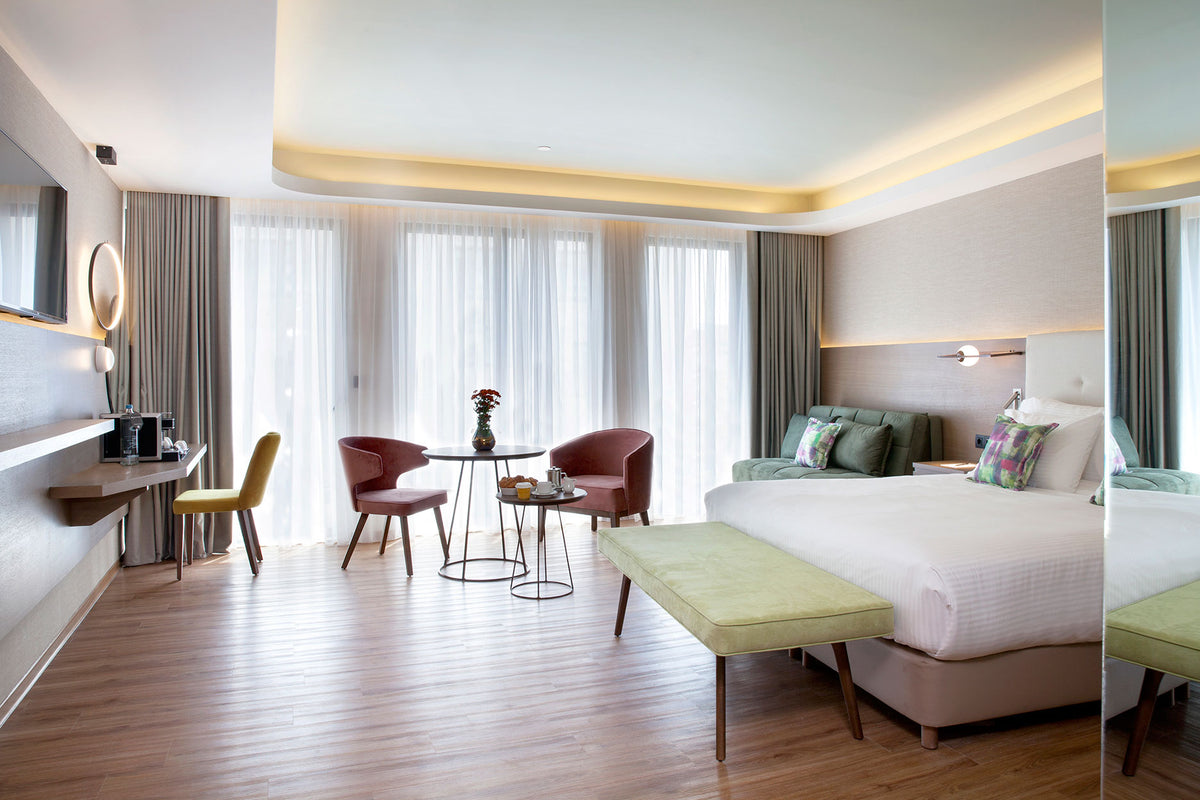 7 nights Greece bed and breakfast (Wyndham Athens Residence) flights included