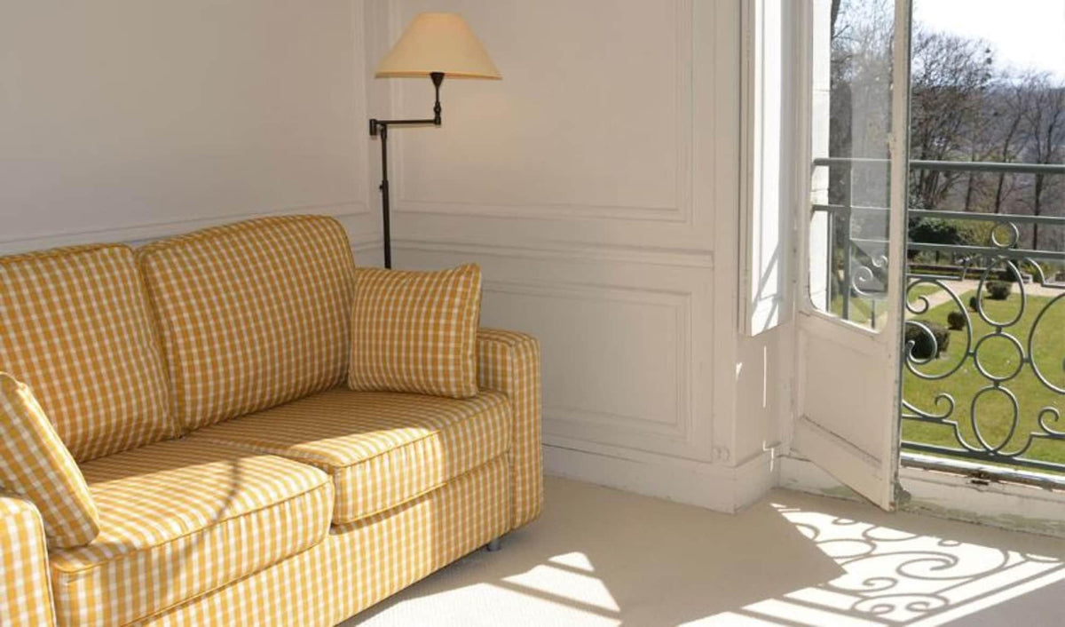 7 nights France bed and breakfast (Hôtel Villa Navarre) flights included