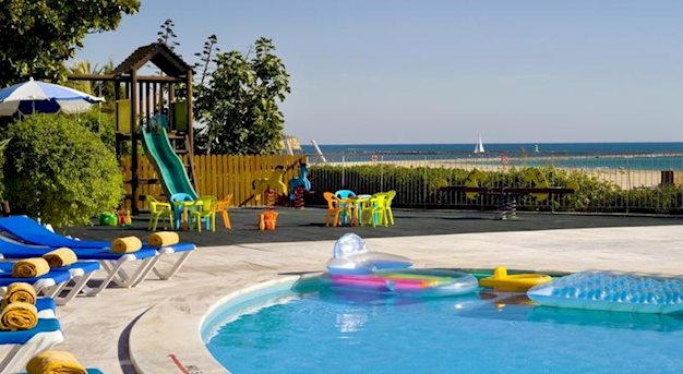7 nights Portugal bed and breakfast (Algarve Casino Hotel) flights included