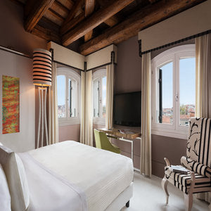 7 nights Italy bed and breakfast (Sina Centurion Palace) flights included