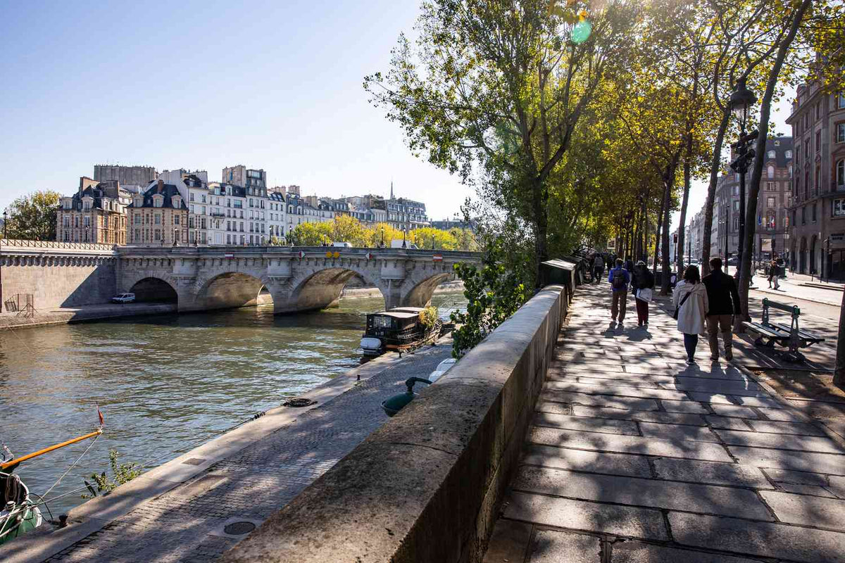 7 nights France bed and breakfast (Victoria Palace Hotel Paris) flights included