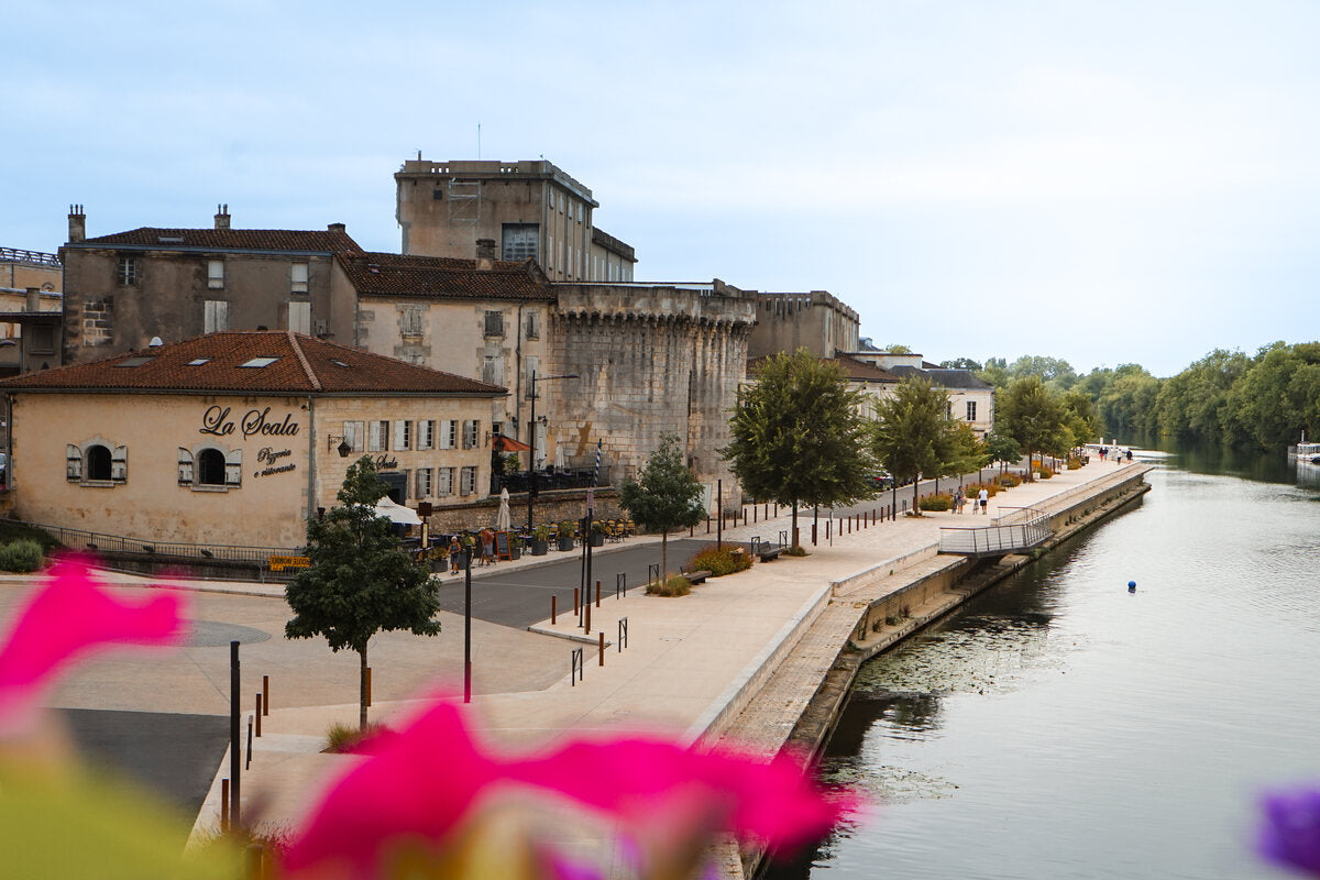 7 nights France bed and breakfast (Hôtel Chais Monnet & Spa) Flights included