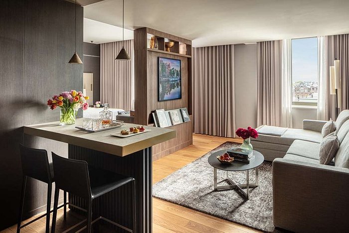 7 nights Amsterdam bed and breakfast (Anantara Grand Hotel Krasnapolsky Amsterdam) flights included