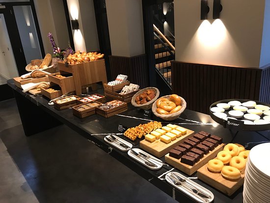 7 nights Amsterdam bed and breakfast (Pestana Amsterdam Riverside) flights included