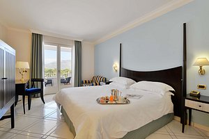 7 nights Italy bed and breakfast (Savoy Beach Hotel) flights included