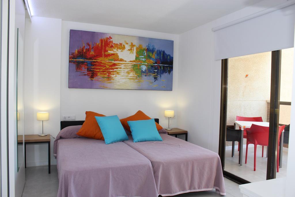 7 nights Spain bed and breakfast (Click Benidorm Vistamar Apartments) flights included