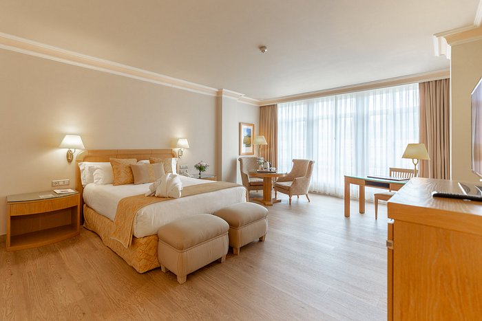 2 nights Spain (Gran Hotel Los Abetos) flights included (room only)