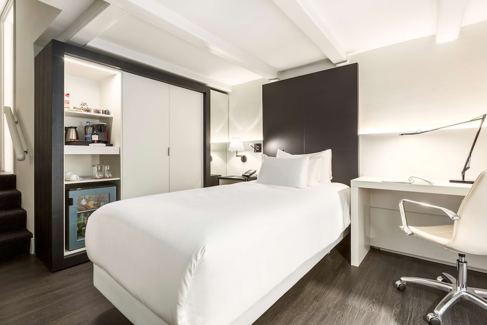 7 nights Amsterdam bed and breakfast (NH Collection Amsterdam Barbizon Palace) flights included