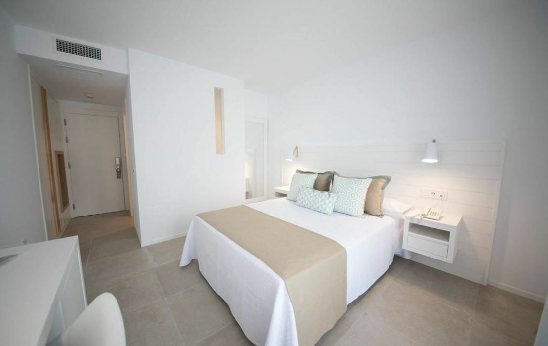 7 nights Spain bed and breakfast (El Trebol) flights included