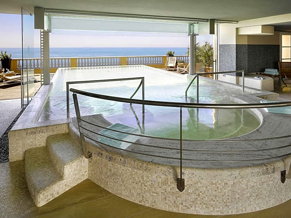 7 nights Italy bed and breakfast (Grand Hotel Palazzo Livorno - Mgallery by Sofitel) flights included