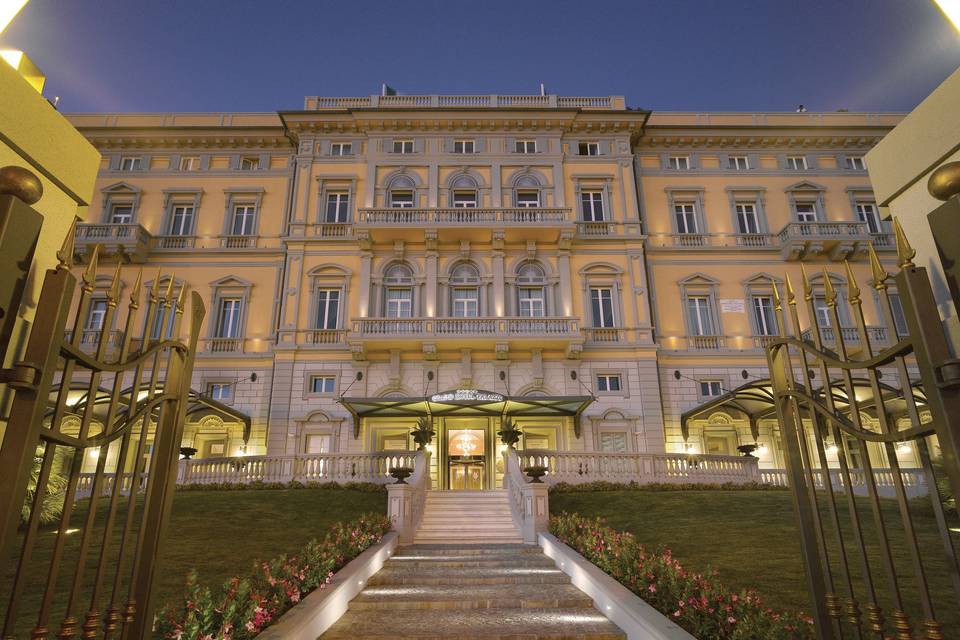 7 nights Italy bed and breakfast (Grand Hotel Palazzo Livorno - Mgallery by Sofitel) flights included