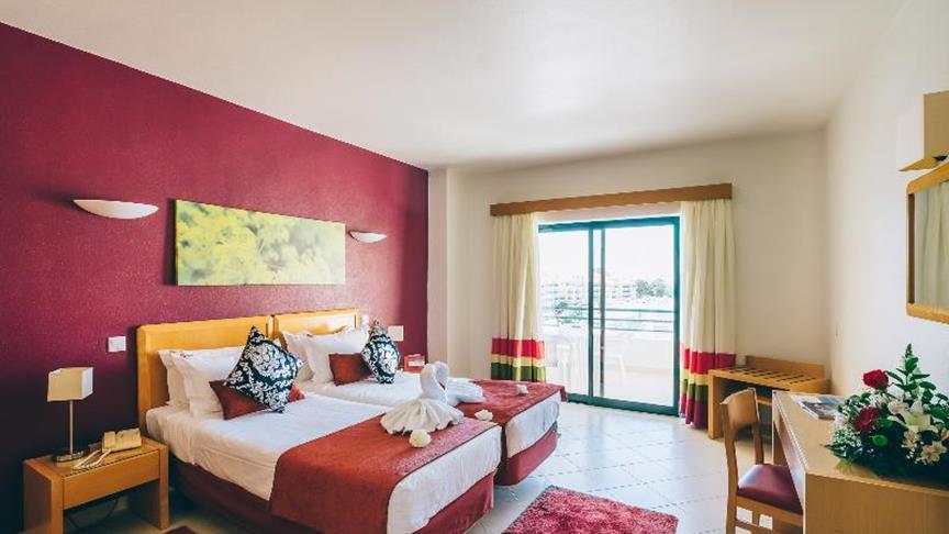 7 nights Portugal bed and breakfast (Grand Muthu Forte da Oura) flights included