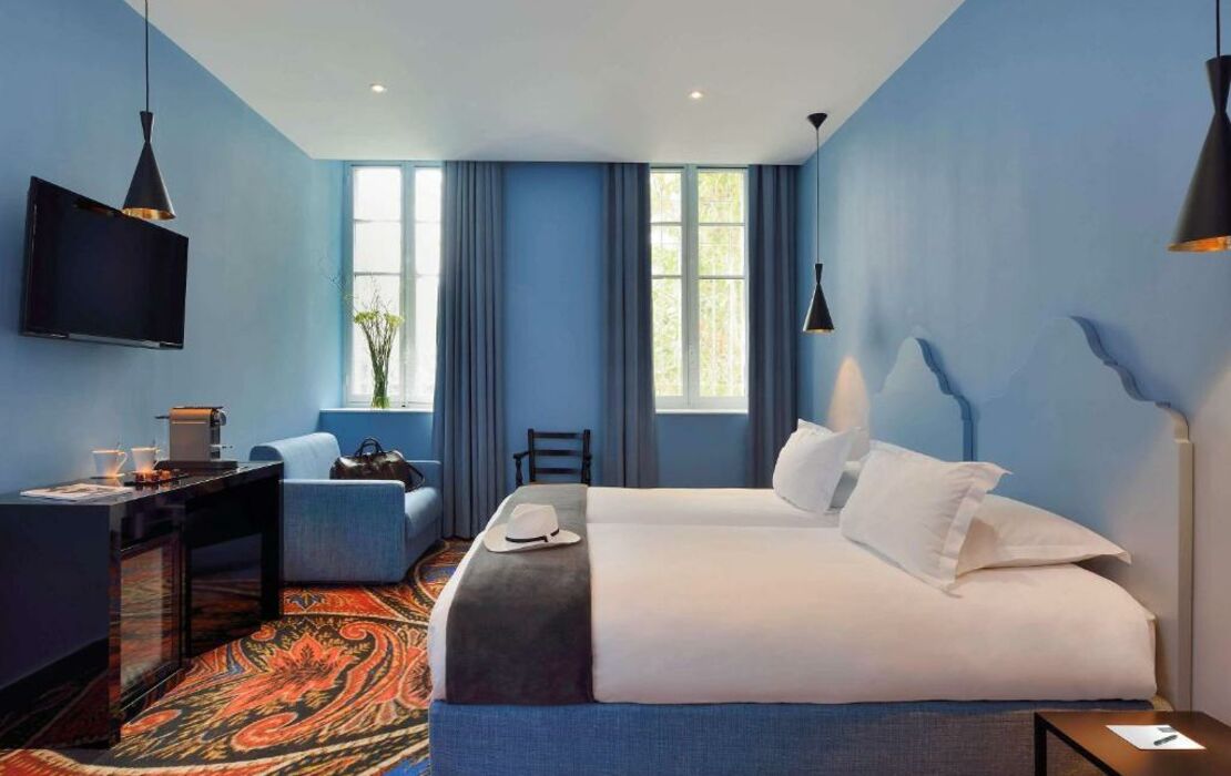 7 nights France bed and breakfast (Hotel Jules Cesar & Spa - Mgallery Hotel Collection) flights included