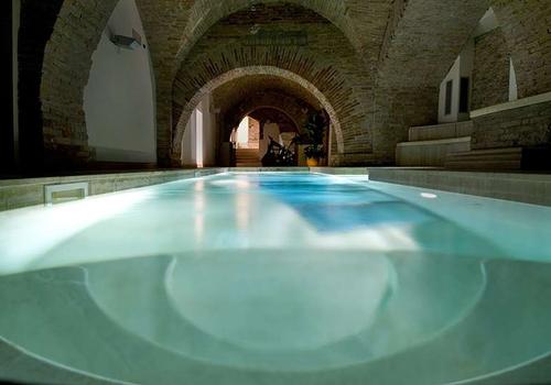 7 nights Italy bed and breakfast (Sina Brufani) flights included