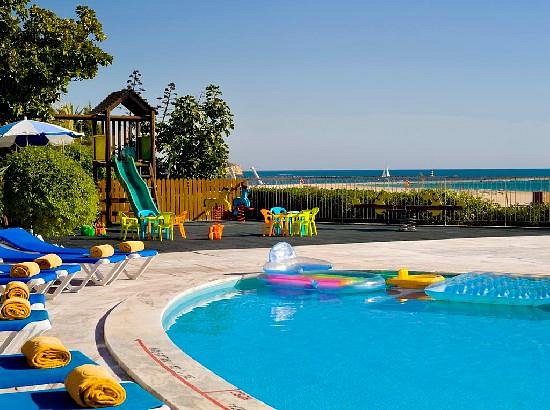 7 nights Portugal bed and breakfast (Algarve Casino Hotel) flights included