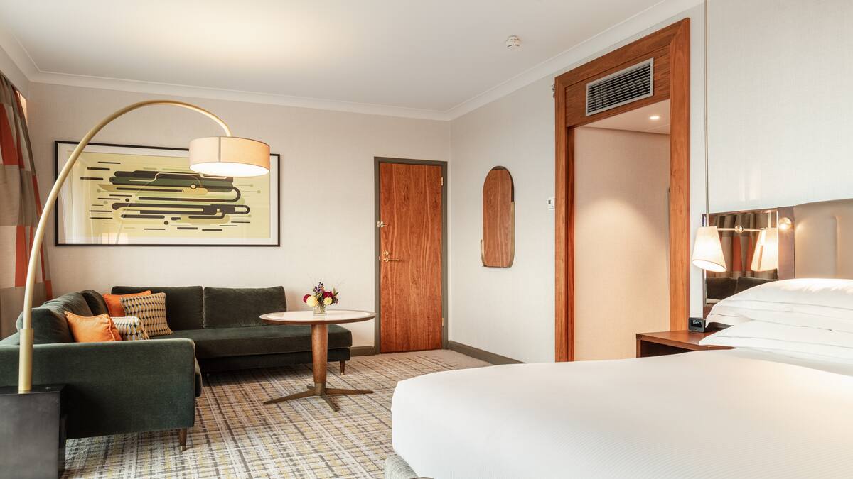 7 nights Amsterdam bed and breakfast (Hilton Amsterdam) flights included