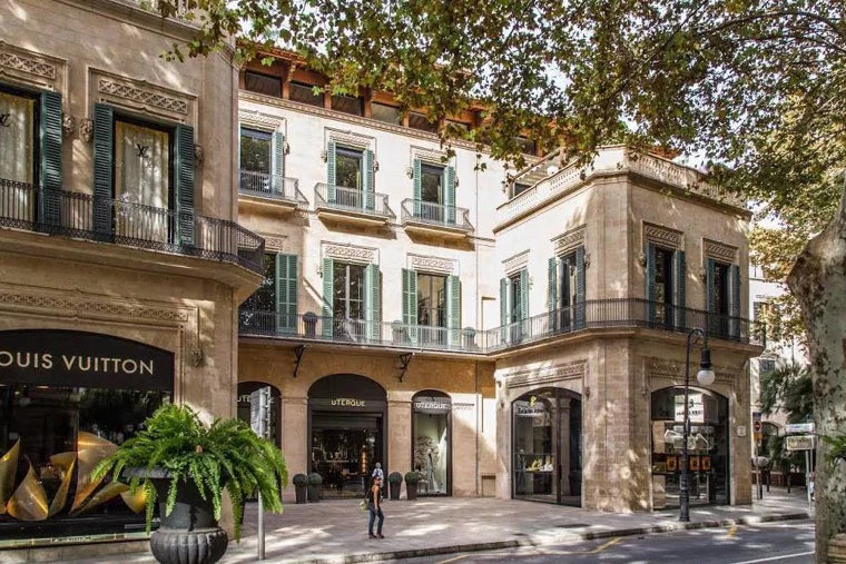 2 nights Spain bed and breakfast (HM Palma Blanc) flights included