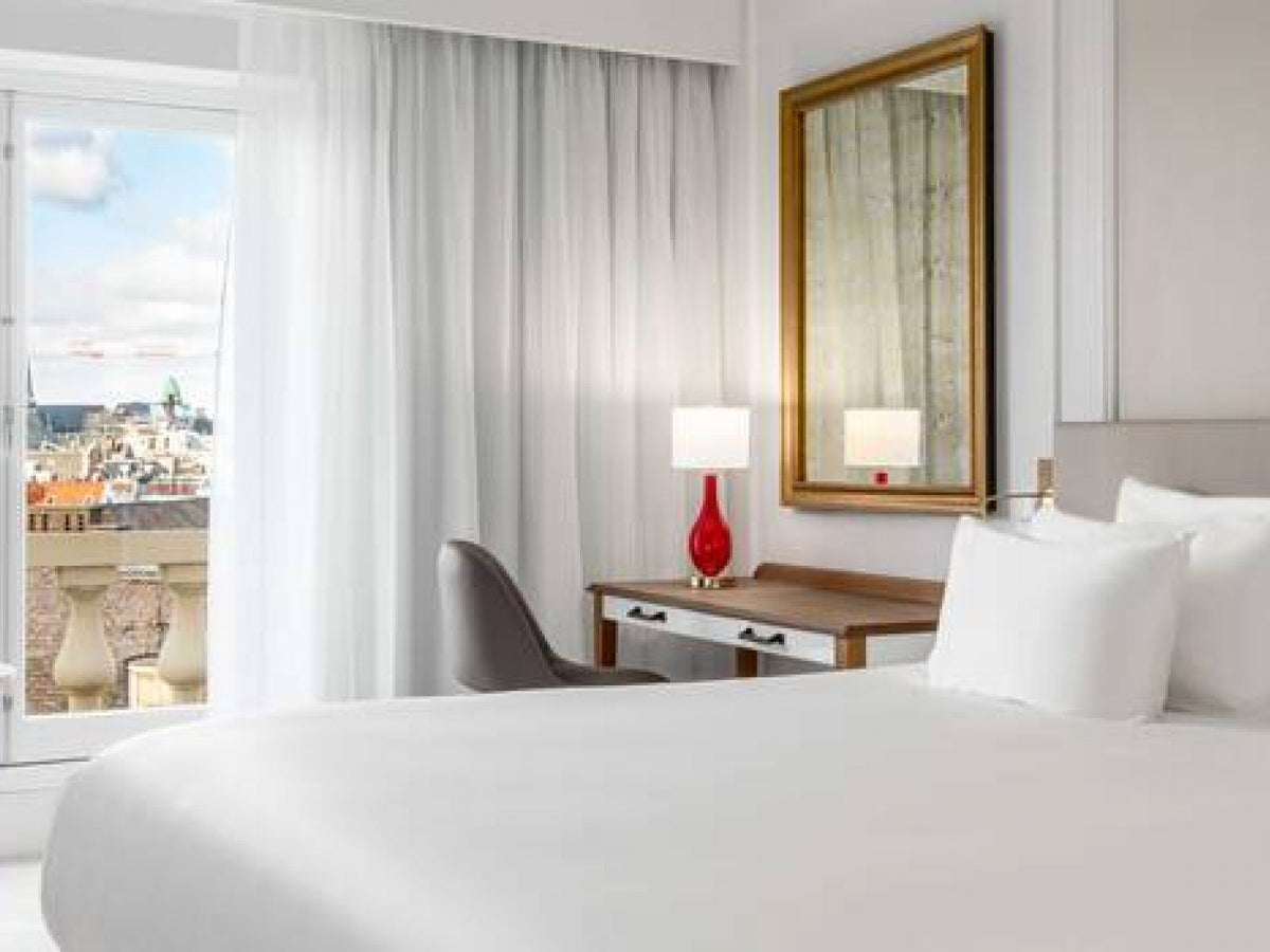 7 nights Amsterdam bed and breakfast (NH Collection Amsterdam Doelen) flights included