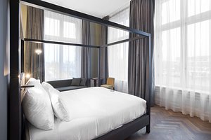 7 nights Amsterdam bed and breakfast (Pestana Amsterdam Riverside) flights included