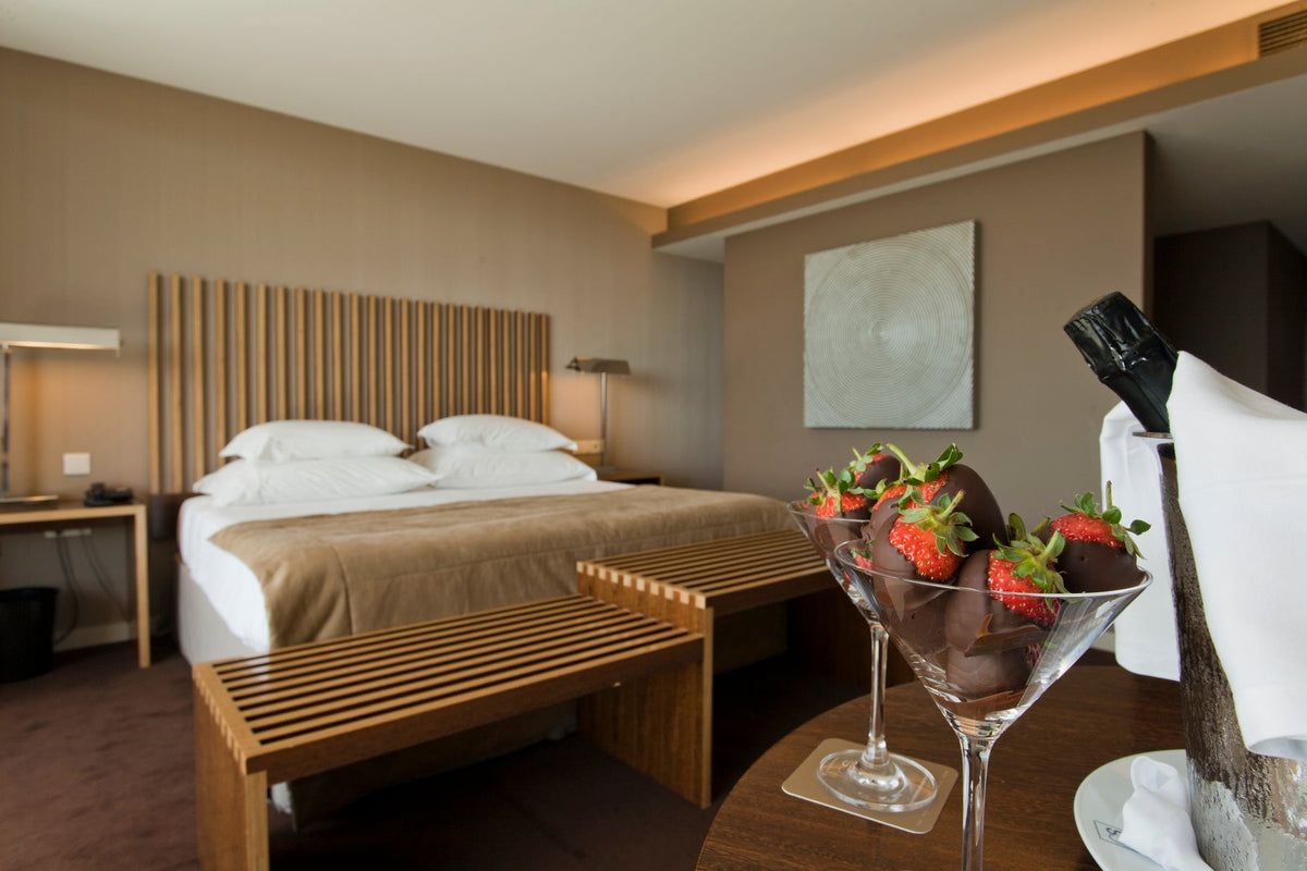 7 nights Portugal bed and breakfast  (Sao Rafael Atlantico) flights included