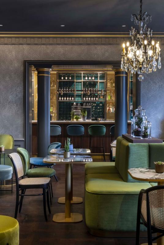7 nights France bed and breakfast (Victoria Palace Hotel Paris) flights included