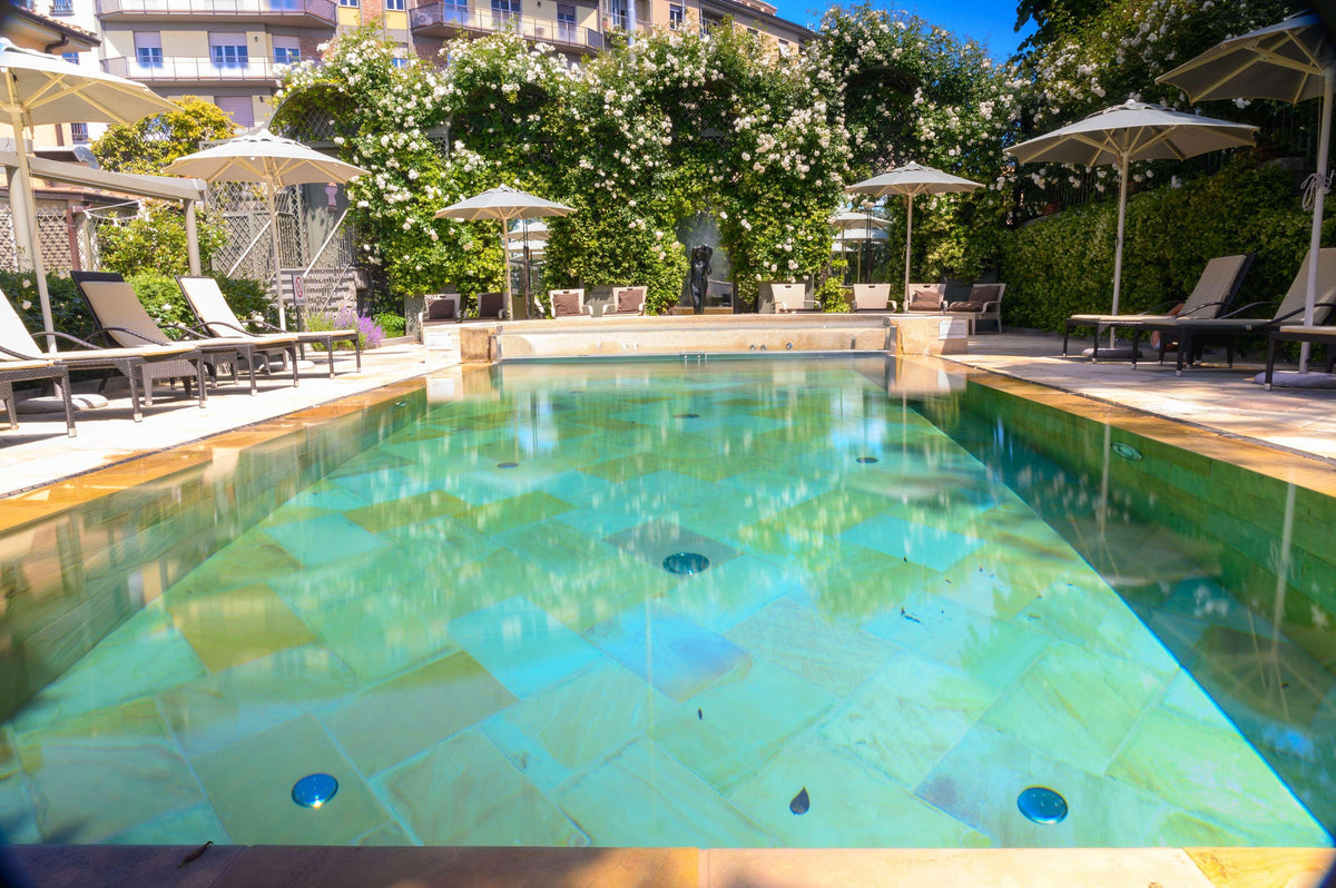 7 nights Italy bed and breakfast (Hotel Ville sull'Arno) flights included
