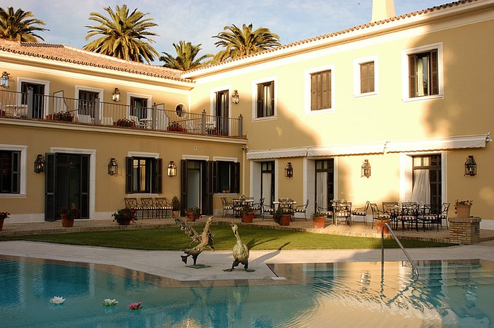 7 nights Spain bed and breakfast (Hotel Villa Jerez) flights included